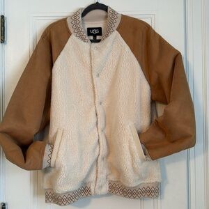Perfect condition only worn a handful of times UGG bomber jacket!